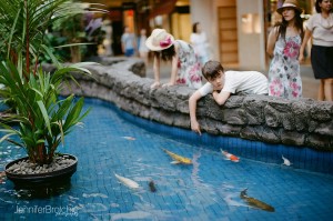 Oahu, Places To Eat, Things To Do on Oahu, Places to Visit in Waikiki, Hawaii, Oahu Photographer, Family Beach Photos, Film Photography, Ala Moana Mall, Shopping in Waikiki