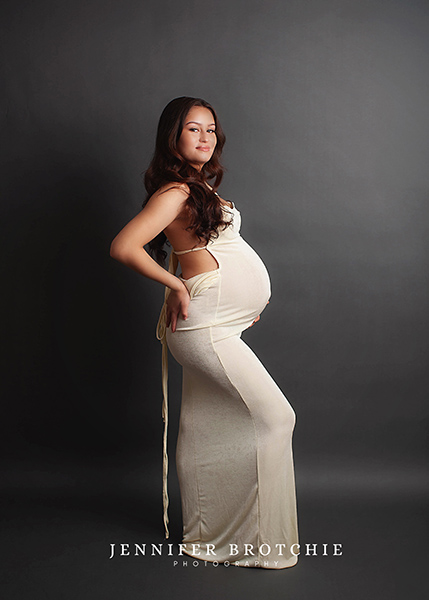 Redlands Studio Maternity Photoshoot, Affordable Studio Photoshoots