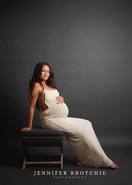 Redlands Studio Maternity Photoshoot, Affordable Studio Photoshoots